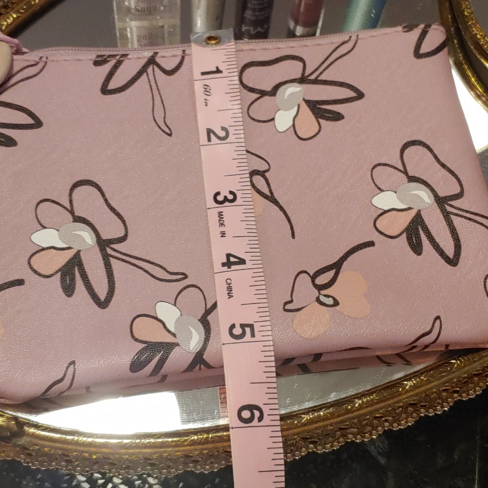 Cosmetic case.  Ipsy NWOT💄 - Picture 3 of 5
